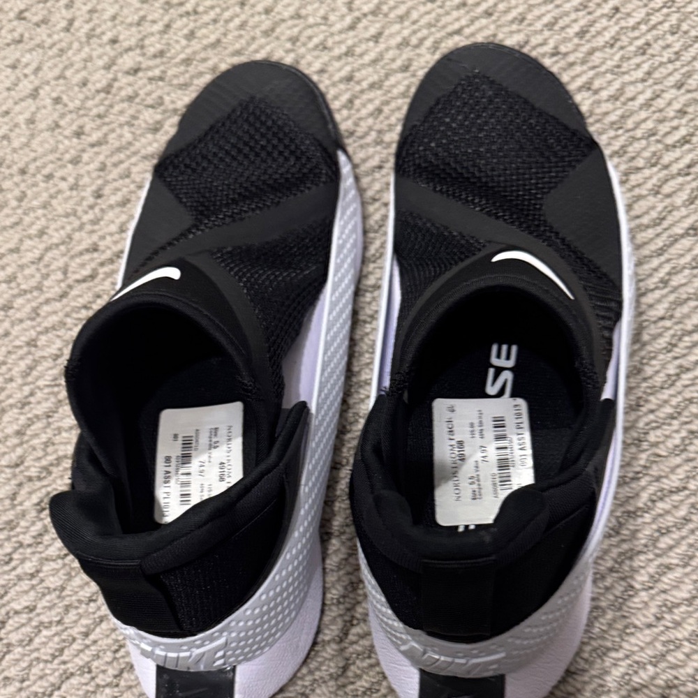 Nike Black and white women 5.5 shoes
